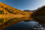 lac orceyrette reflets automne chalets alp
